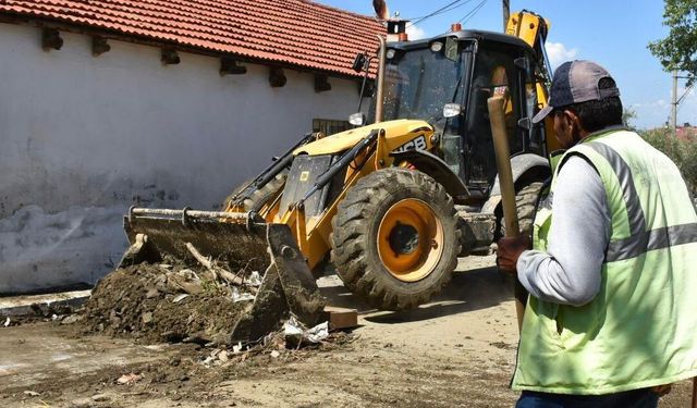 560 bin TL’lik yardım yapıldı… Manisa’daki felakete Büyükşehir’den destek