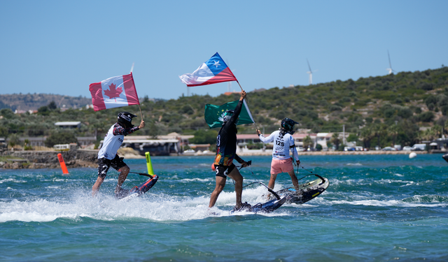 Çeşme sularında uluslararası mücadele: Dünya Motosurf Şampiyonası tamamlandı