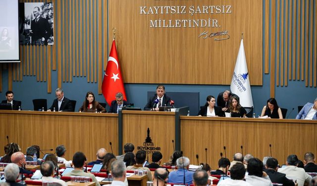 Gezici’den şok iddia: Tugay AKP’ye geçmek istemiş, almamışlar!