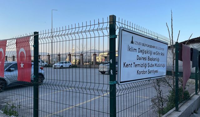İzmir’de kruvaziyer yolcusuna ilk karşılama: Çöp kamyonu ve koku
