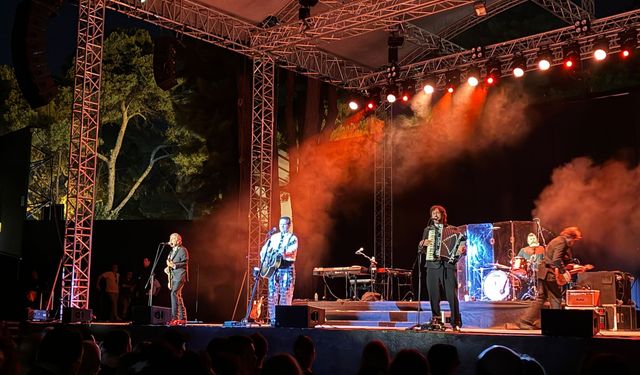 Rock’n roll efsanesi İzmir’i salladı