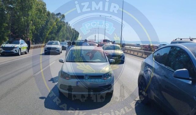 Güzelbahçe'den Narlıdere istikametinde kaza: Yetkililerden trafik uyarısı