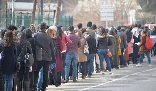 Eurostat'ın araştırmasında çarpıcı veriler: Türkiye’de her 7 gençten 2’si yoksul!