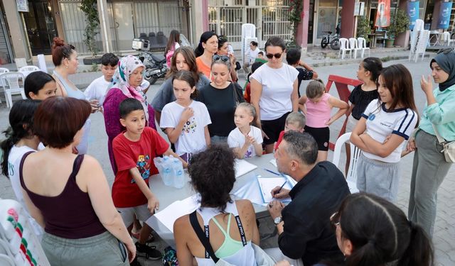 Karşıyaka'da yaz coşkusu sokaklar taştı
