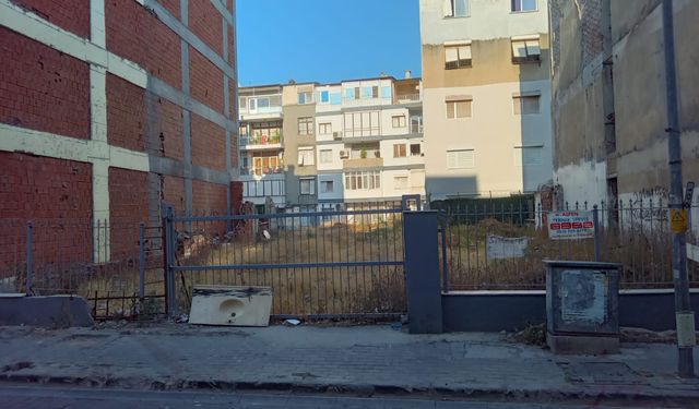 Depremden sonra yıkılmıştı: 'Sigorta' binasının yerine kreş yapılsın!