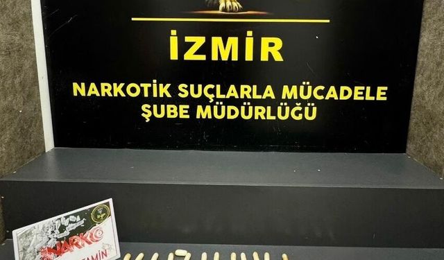 İzmir Havalimanı'ndaki şüpheli şahsın bağırsaklarında 490 gram uyuşturucu çıktı