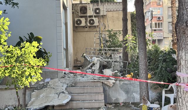 Balçova'da iskele çöktü... 3 kardeş işçi yaralandı