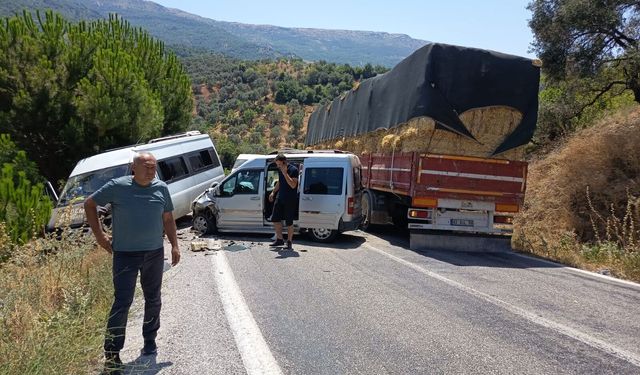 Beydağ’da kaza: Çoğu tarım işçisi 12 kişi yaralandı