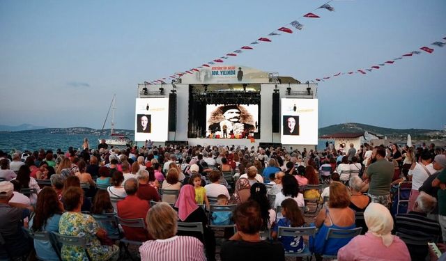 Çeşme'de 100.Yıl gururu: Ata'nın ziyareti dolu dolu etkinliklerle anıldı