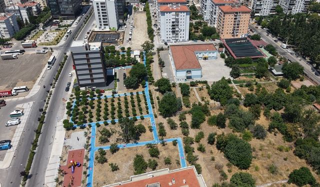 Bayraklı'da her yaşa hitap eden park açıldı