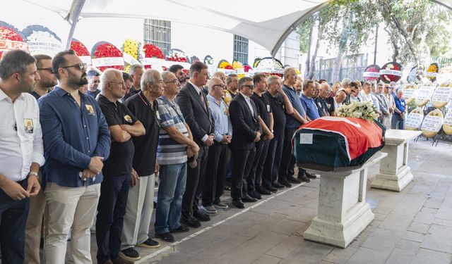 İzmir basınının duayenlerinden Çetin Gürel'e veda