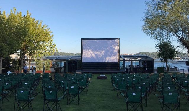 Bayraklı’da sinema keyfi: Neşeli Günler ve Buz Devri açık havada izlenecek