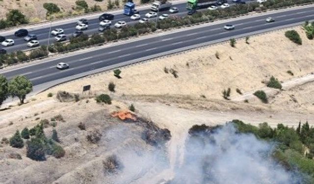 Buca’da otobandaki yangına müdahale devam ediyor