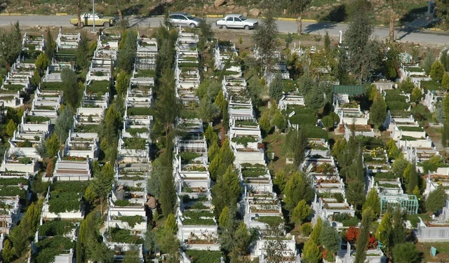 İzmir Büyükşehir Meclisi'nden mezarlıklar için ortak karar