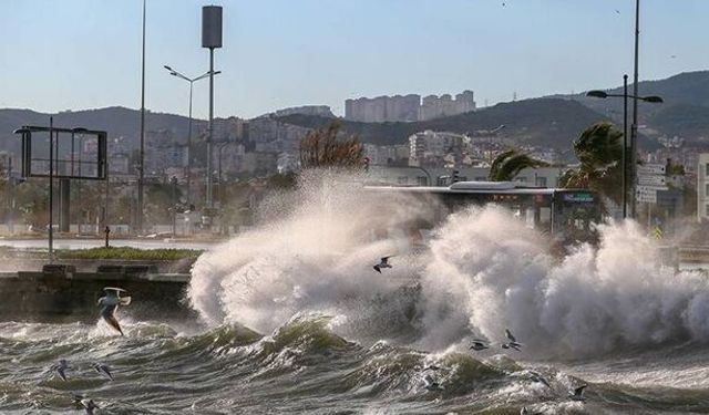 İzmir ve Kuzey Ege için fırtına uyarısı… Çatı uçması ve yangın riskine dikkat!