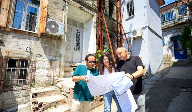 Konak’ta asırlık binalar hizmet alanlarına dönüşüyor