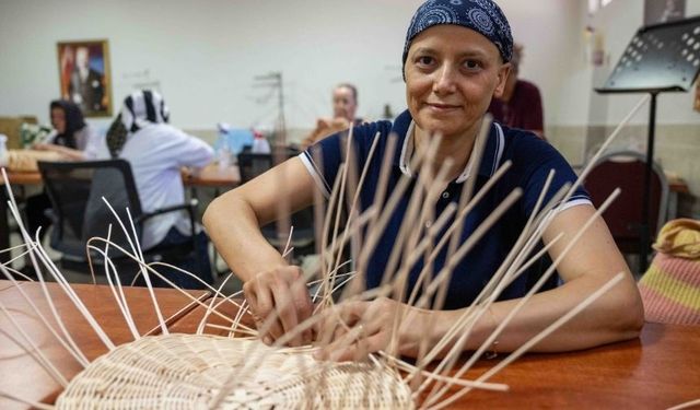 Müdür yardımcılığından sanat atölyesine: Bornova'da bir atölye, bir hayatı değiştirdi