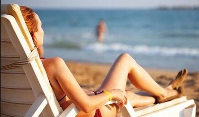Halk plajına gidene fiyat sürprizi: İzmir’de şezlong ücretleri ne kadar?