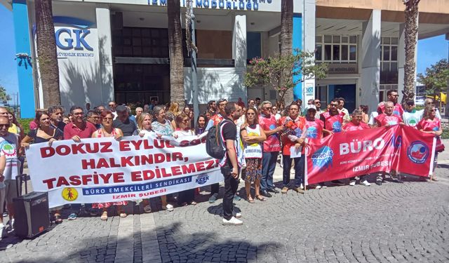 İzmir'de SGK emekçileri tam gün iş bıraktı: Uyarı dönemi bitti, hizmet üretiminden gelen gücümüzü kullanıyoruz