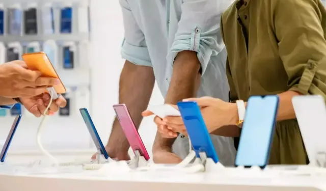 Resmi Gazete’de yayınlandı: İthal akıllı telefonlara zam geliyor!