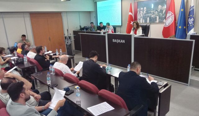 Karşıyaka Meclisi'nde komisyon değişikliği: CHP'den istifa eden Balla'nın yerine yeni isimler seçildi