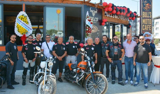 Aliağa’da motorcuların buluşma noktası: Bull's Moto Cafe açıldı