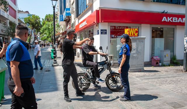 Karşıyaka Çarşısı’nda araç denetimi