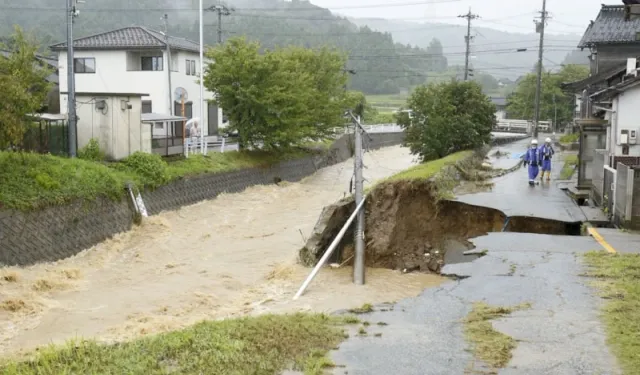 Japonya’da sel ve toprak kayması: 4 bin yapı sular altında