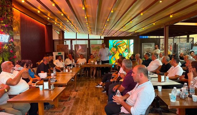 CHP Çiğli yönetimi mahalleye indi... Toplantı Güzeltepe'de yapıldı