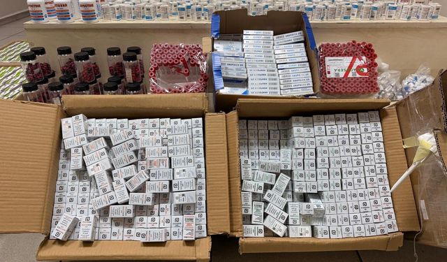 Gümrük kaçağı ilaç operasyonunda 6 şüpheli yakalandı... Ürünlerin piyasa değeri 11 milyon 248 bin lira