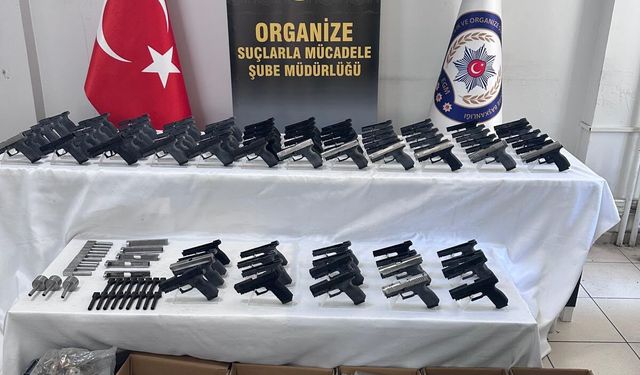 İzmir ve Manisa'da yasa dışı silah ticareti operasyonunda 13 şüpheli yakalandı