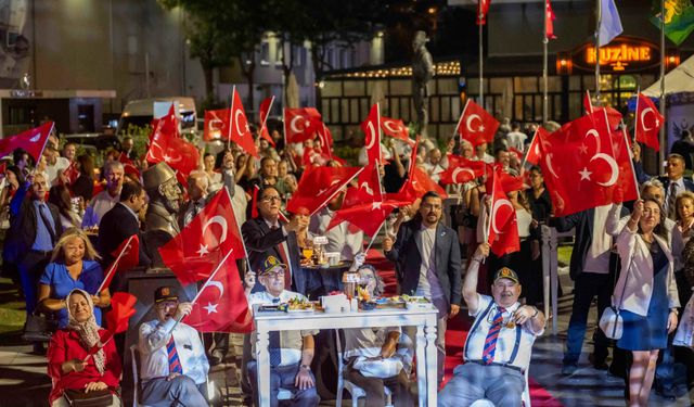 Bornova’da coşkulu Zafer Bayramı resepsiyonu