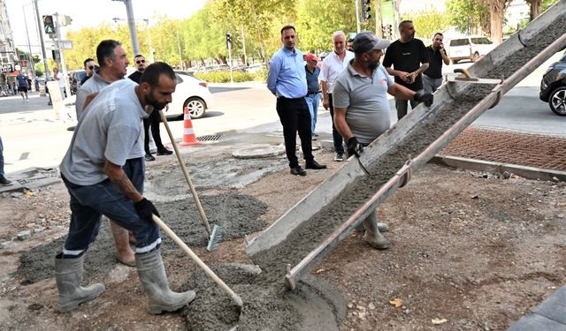 Konum: Mustafa Kemal Caddesi… Kaldırım çalışmalarında ikinci etap