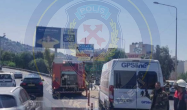 Karabağlar istikametinde olanlar dikkat: Hilal’de minibüs yangını!