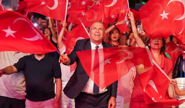 Gaziemir’de 30 Ağustos coşkusu Işın Karaca’yla yaşandı