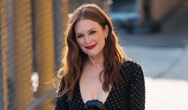 Julianne Moore 20 yıl sonra sahneye dönüyor