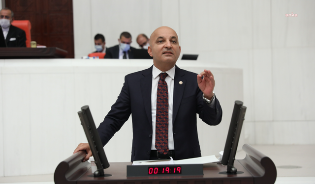 CHP’li Polat'tan Dikili tepkisi: Yeni parti kurdun, tabelamızı niye çalıyorsun?