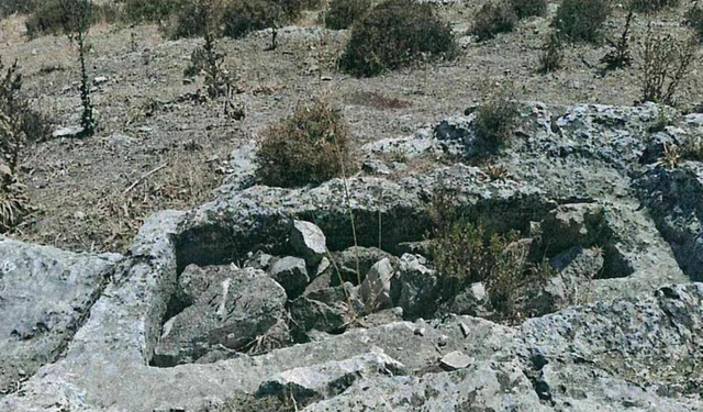 Menemen Seyrek’te arkeolojik keşif: Sandık mezarlar korumaya alındı