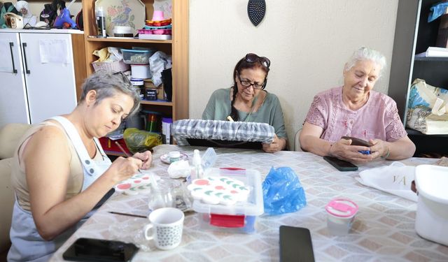 Konak’ta hayata açılan kapı… 66 yaşında yeniden üretmeye başladı