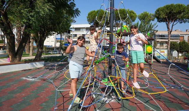 Gaziemir'de Şehit Ferit Yaşarlar parkı yenilendi