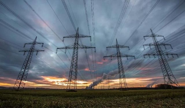 Gediz Elektrik’ten İzmir’e uyarı: 10 Ağustos’ta 12 ilçede kesinti yaşanacak!