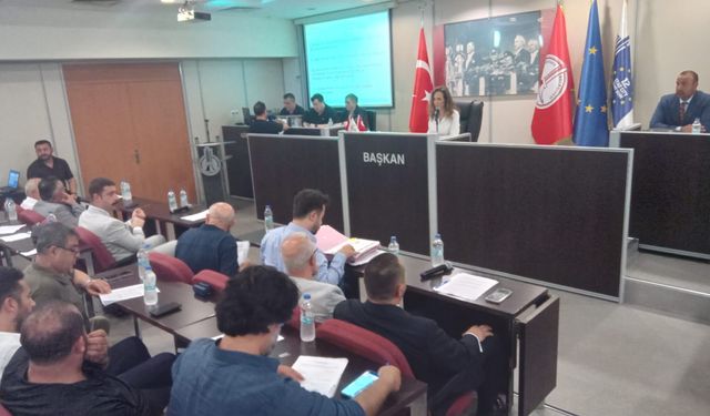 Karşıyaka Meclisi'nde görev değişimi: Başkanvekili ve komisyon üyeleri belli oldu