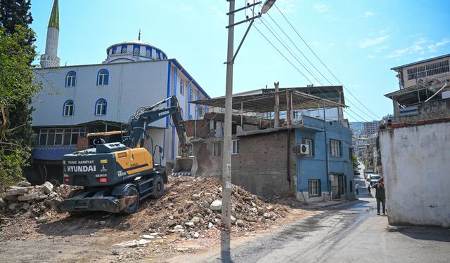 Bornova’da trafiği rahatlatacak proje: Ulaşım ve altyapı yenileniyor