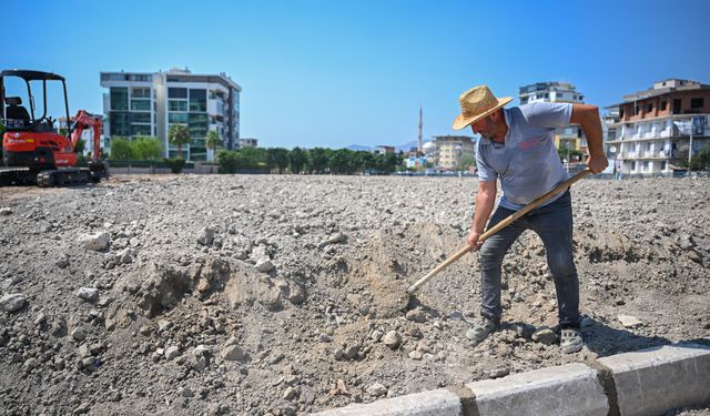 Bornova’nın kent bostanları büyüyor… Toprak 8 bin 500 yıl sonra tarımla buluşuyor