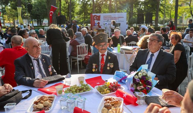 Buca’dan sonsuz vefa: Gaziler Hasanağa Bahçesi’nde buluştu
