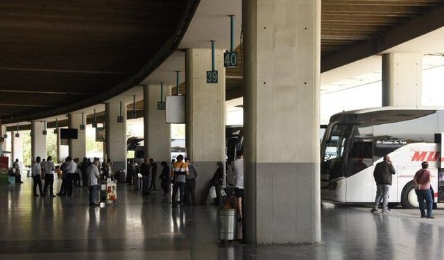 İzmir’de tedavi için hastaneye götürülen hükümlü firar etti: Otogarda yakalandı