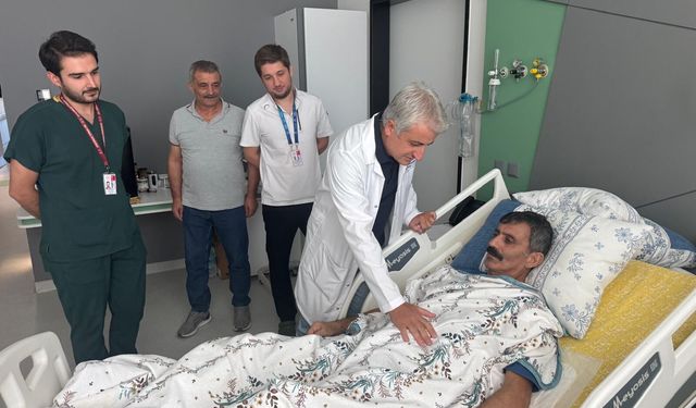 İzmir’de 57 yaşındaki hastadan 2,5 kiloluk kitle çıkarıldı