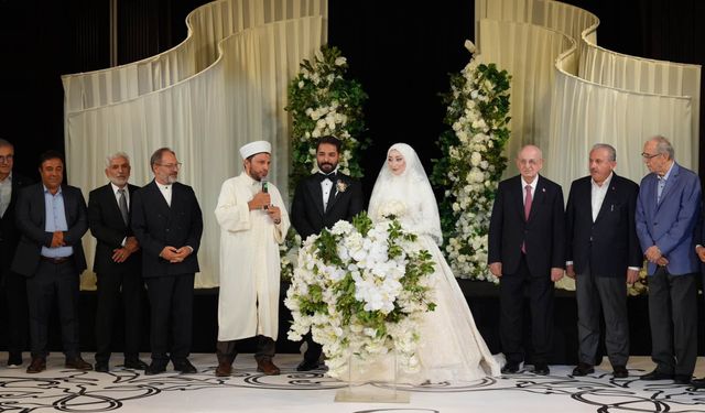 Yurttaşa ‘sade düğün’ öğüdü vermişti: Ali Erbaş’ın kızına çifte düğün