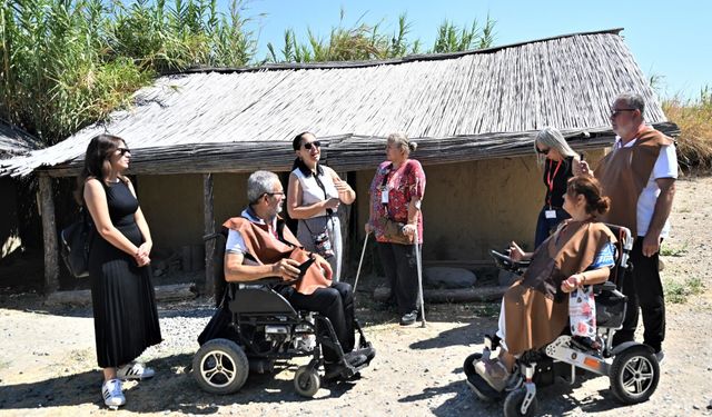 Kent turu attılar… Bornova’da anlamlı gezi