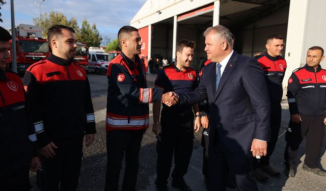 Urla’da kahramanlarla kahvaltı: Başkan Balkan itfaiyecilerle buluştu